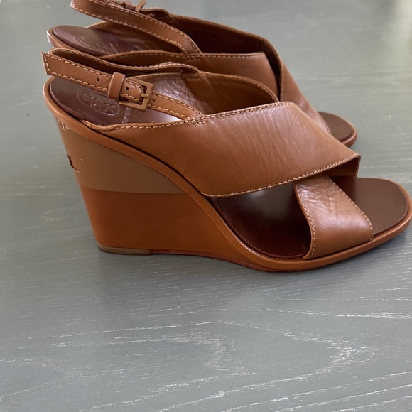 Tory Burch Tan Leather Sandals - Picture 4 of 8